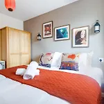 Chinese Suite With Freepark - 28 Night Stay
